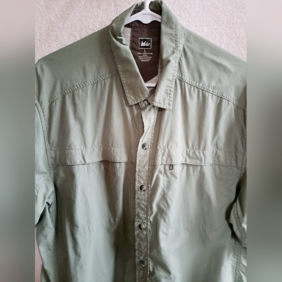Men's REI Green Button Down Shirt - Picture 4 of 15
